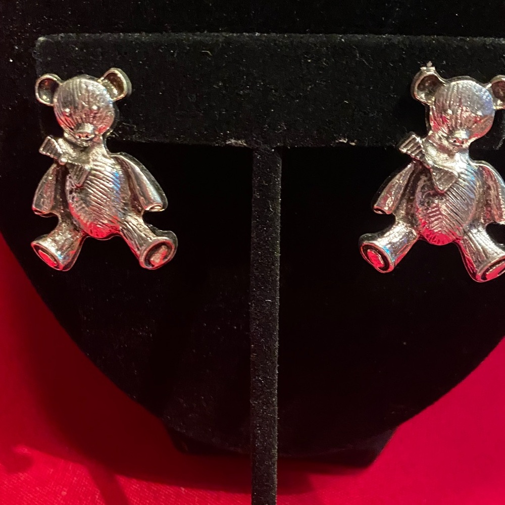 Silver Teddy Bear Earrings. NEW